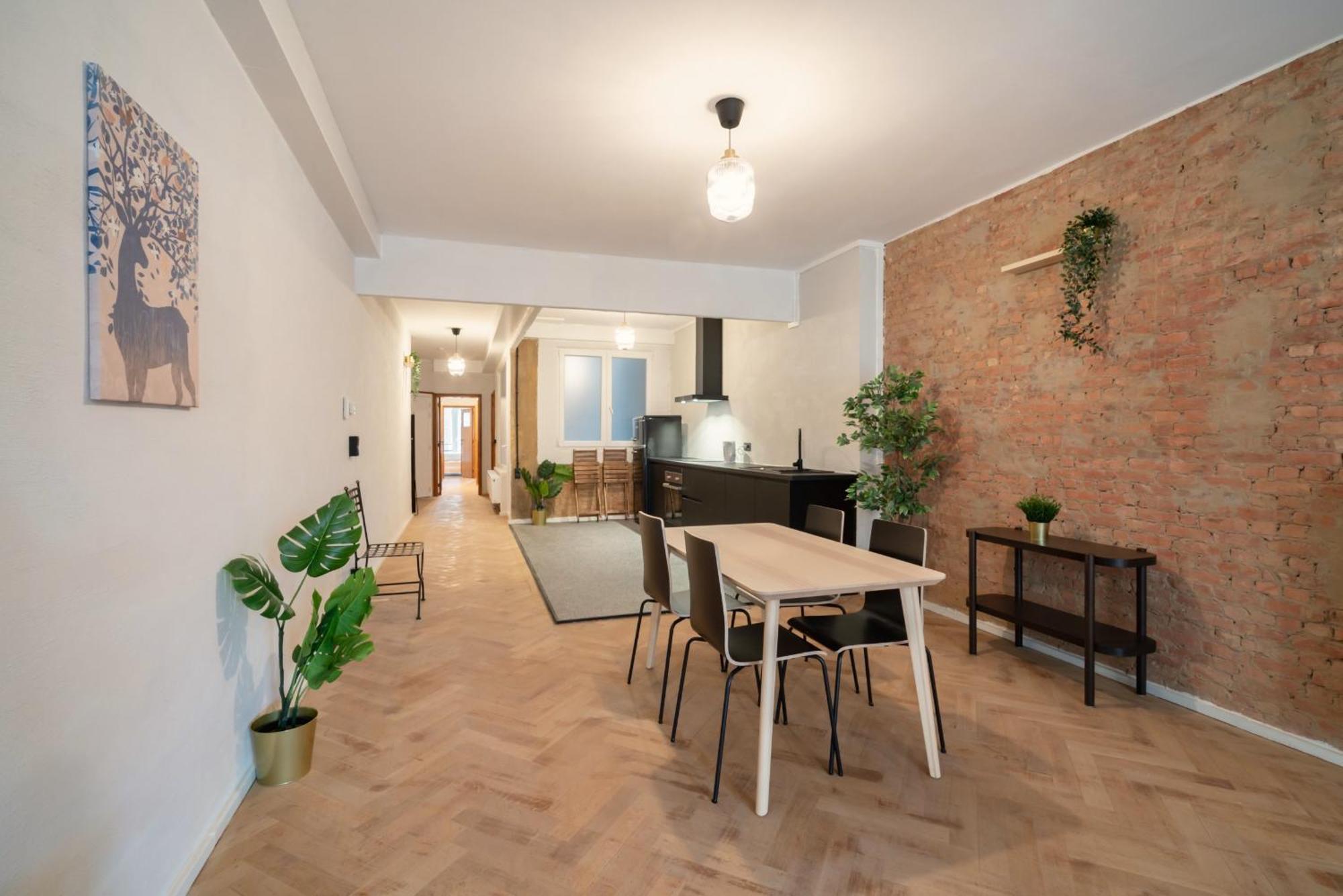 Charming And Spacious Apartments In The Heart Of แอนต์เวิร์ป ภายนอก รูปภาพ