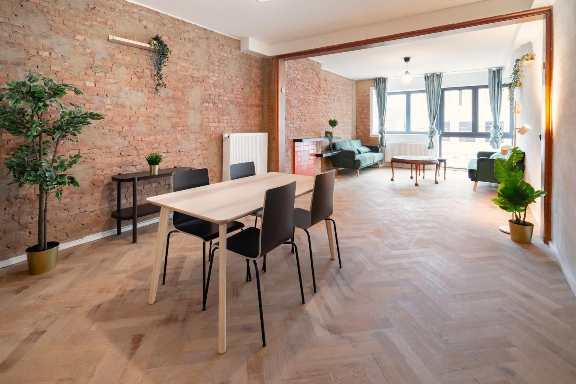 Charming And Spacious Apartments In The Heart Of แอนต์เวิร์ป ภายนอก รูปภาพ