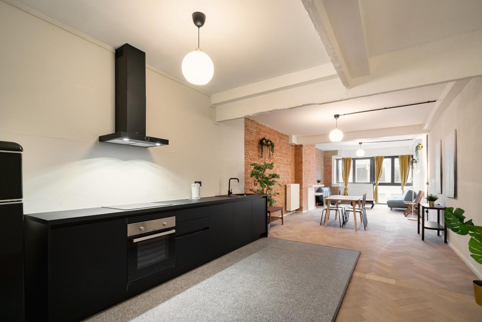 Charming And Spacious Apartments In The Heart Of แอนต์เวิร์ป ภายนอก รูปภาพ