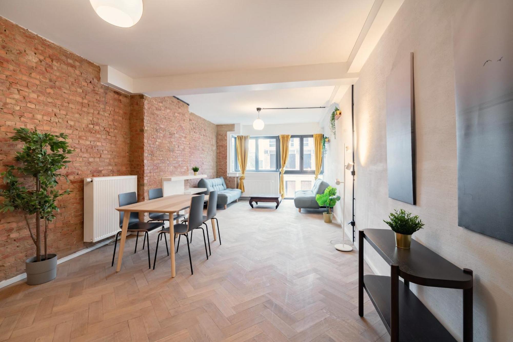 Charming And Spacious Apartments In The Heart Of แอนต์เวิร์ป ภายนอก รูปภาพ