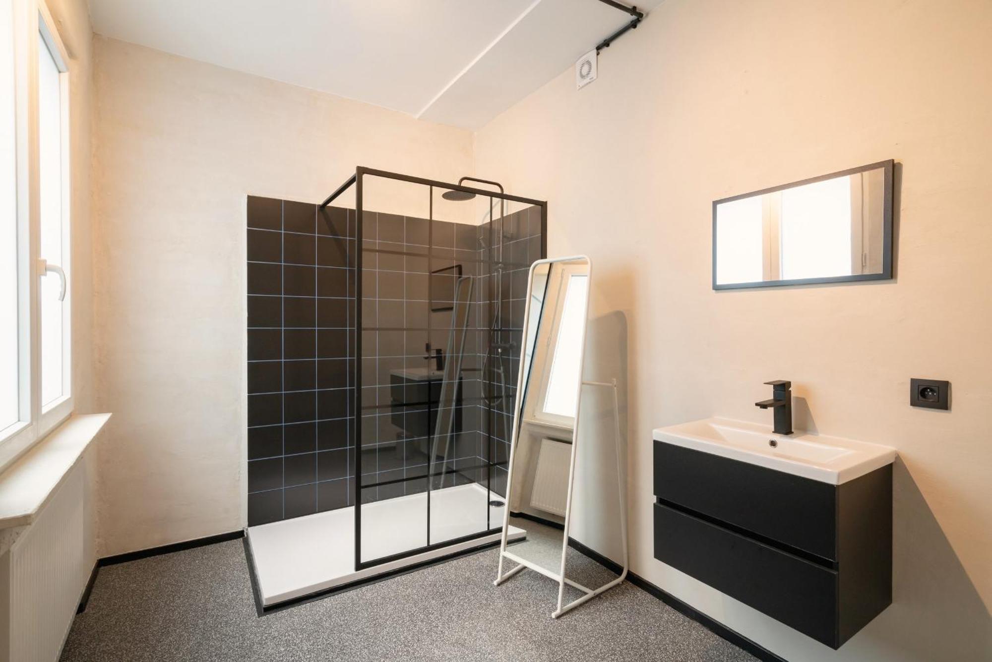 Charming And Spacious Apartments In The Heart Of แอนต์เวิร์ป ภายนอก รูปภาพ
